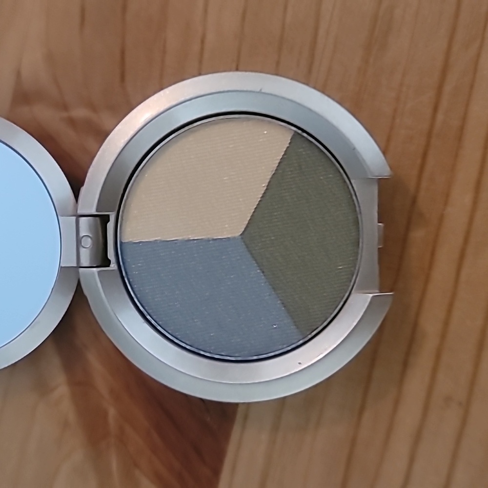 Vintage Amway Artistry colour concept eye shimmer - Picture 3 of 3